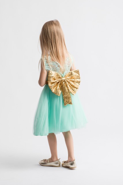 kislány koszorúslány ruha Provence mentaszínű