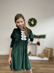 Maya ruha, lánynak szánt ruha, mélyzöld szín, bársonyos textúra, puffos ujjak, csipkés alkalmazás, minden alkalomra, mérettáblázat