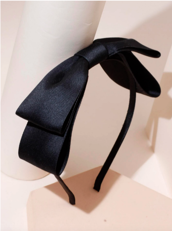 fekete hajpánt, szatén hajpánt, hajpánt masnival, elegáns gyermek kiegészítők, iskolai előadás, családi ünnep, stílusos hajdísz, kényelmes hajpánt